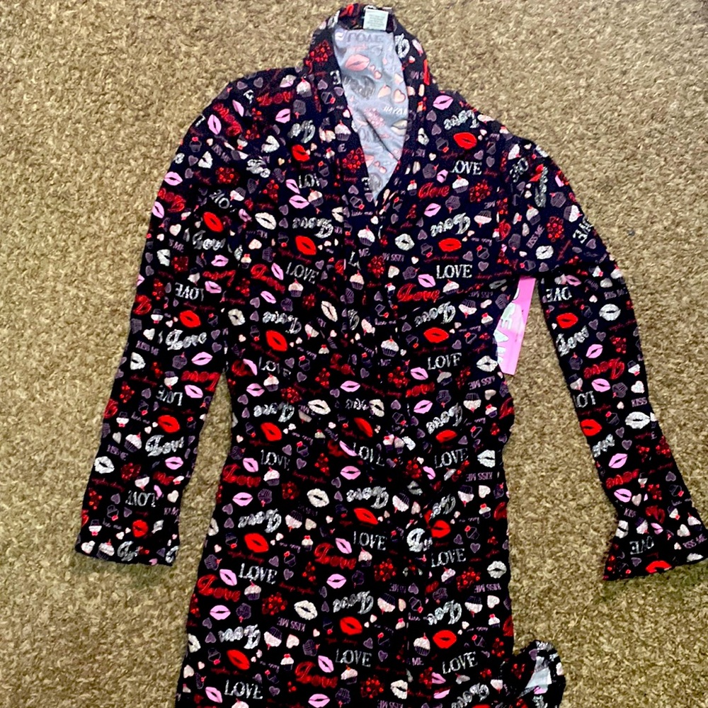2S26.  Not a morning person robe (women’s)